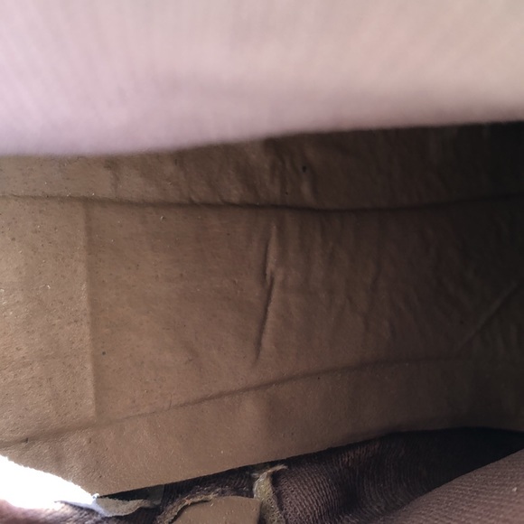 Faux leather bling cowboy boots w/ rustic sole and heels. Zipper closure Size 8 - Picture 7 of 11